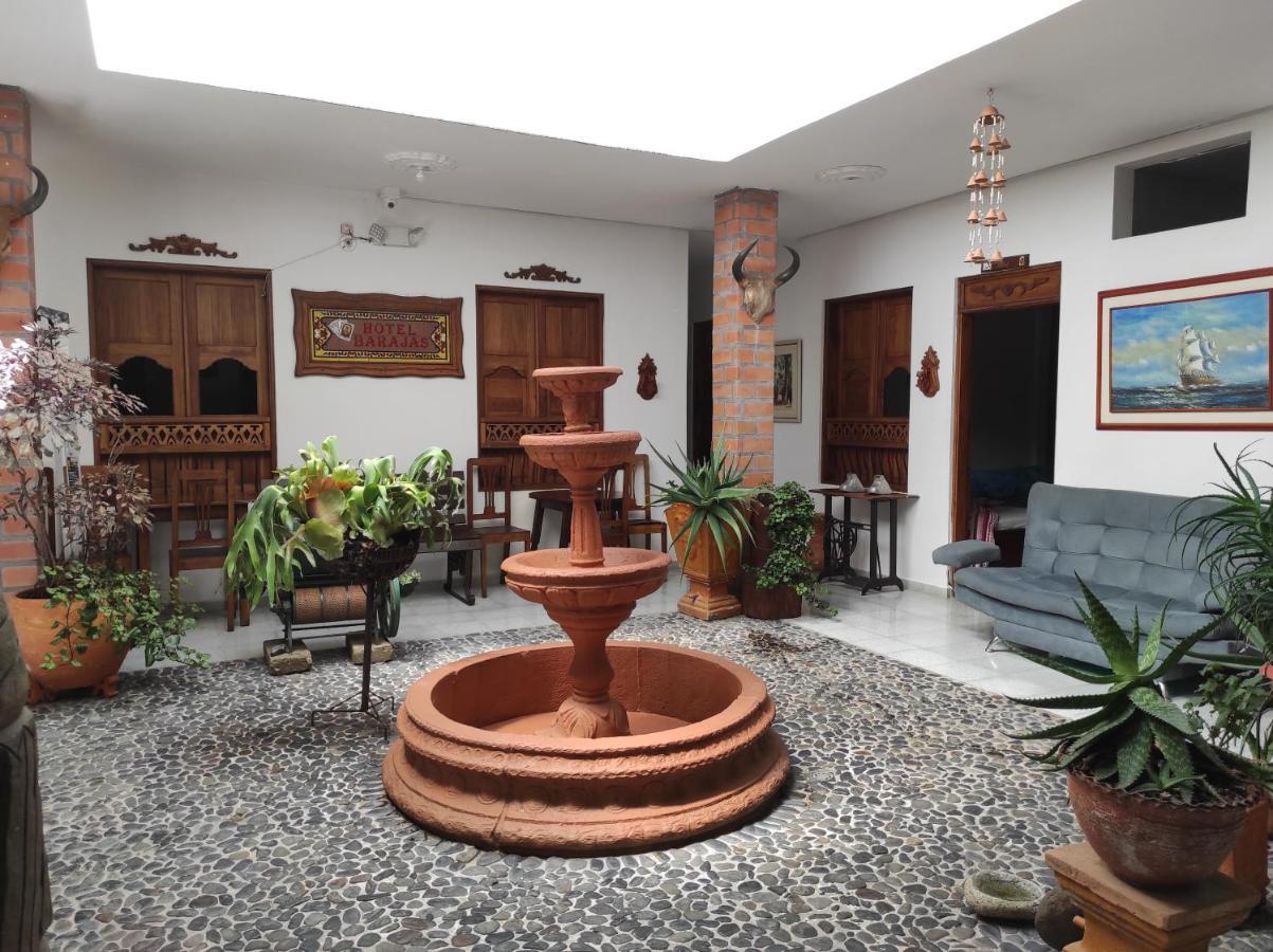 Hotel Barajas Jardin Ngoại thất bức ảnh