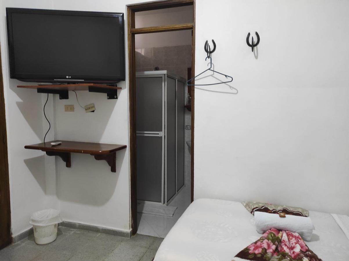 Hotel Barajas Jardin Ngoại thất bức ảnh