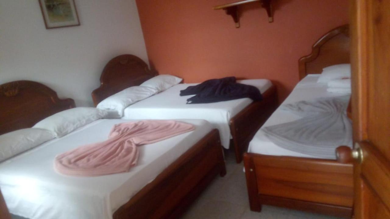 Hotel Barajas Jardin Ngoại thất bức ảnh